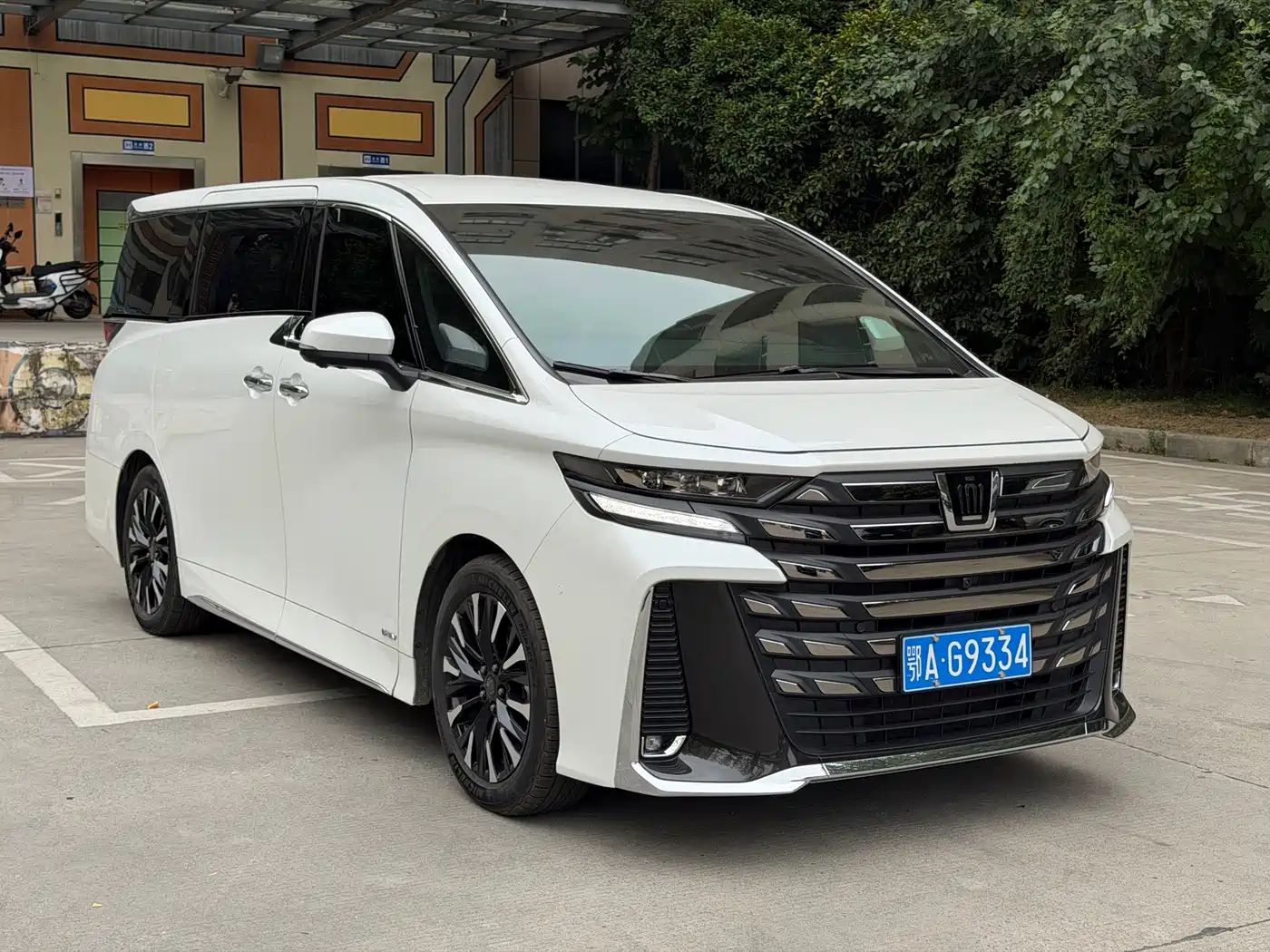 Toyota Vellfire 2025 2024 Crown Hybrid 2.5L Premium Edition