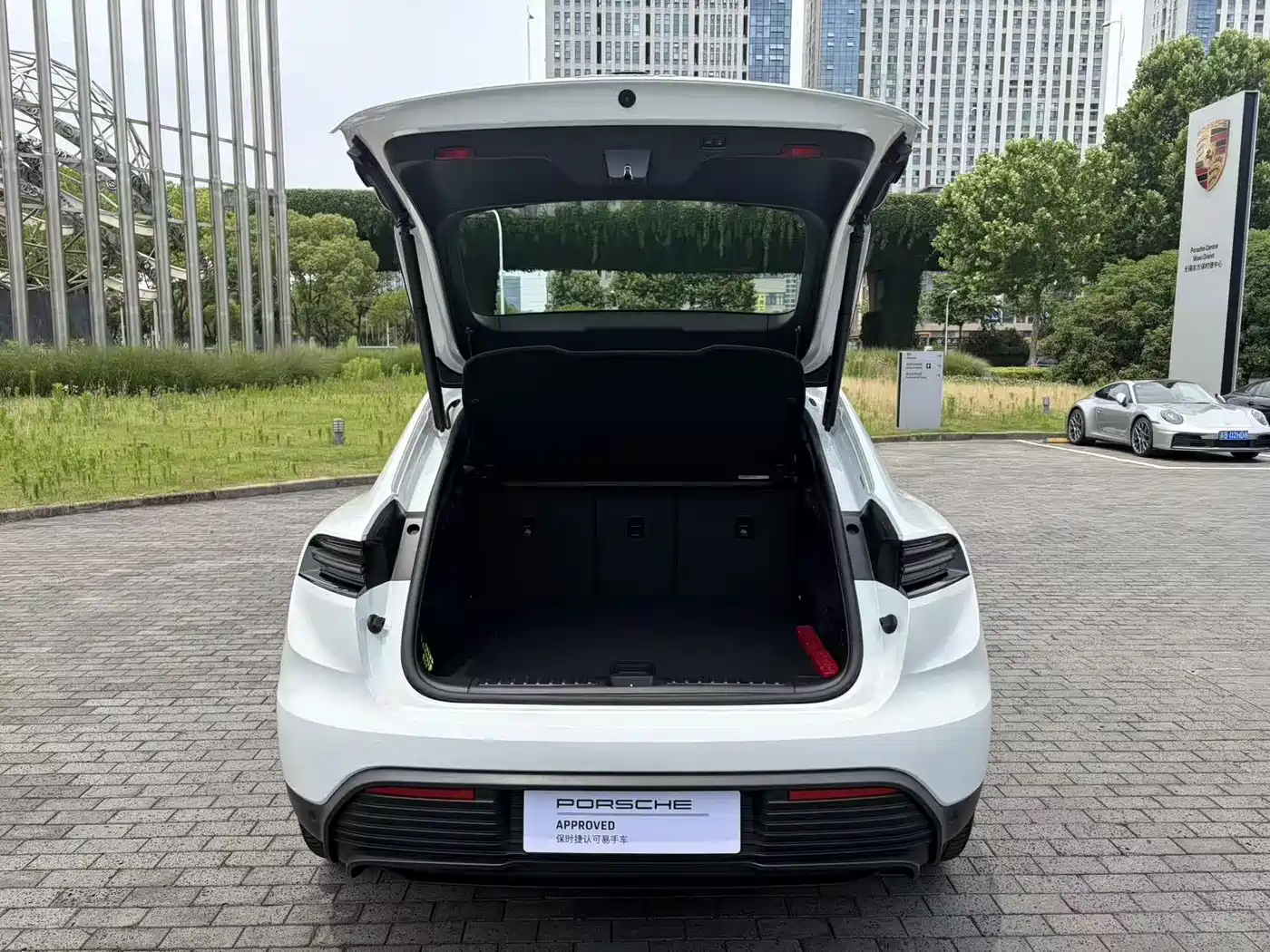 Porsche Macan EV 2025 2024 Macan 4