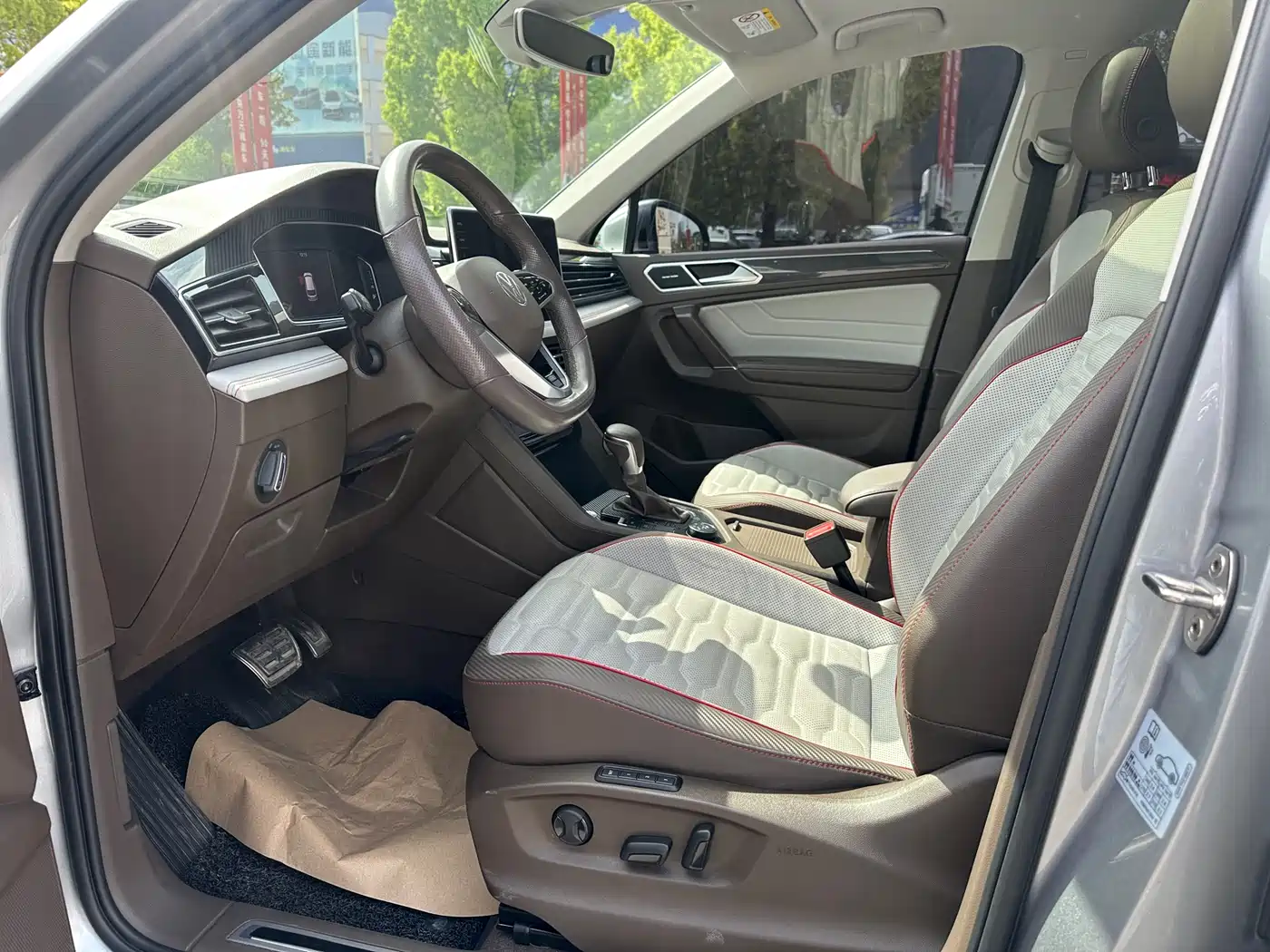 Volkswagen Tiguan L 2022 380TSI Automatic 4WD R-Line Flagship 7-Seater фото 8