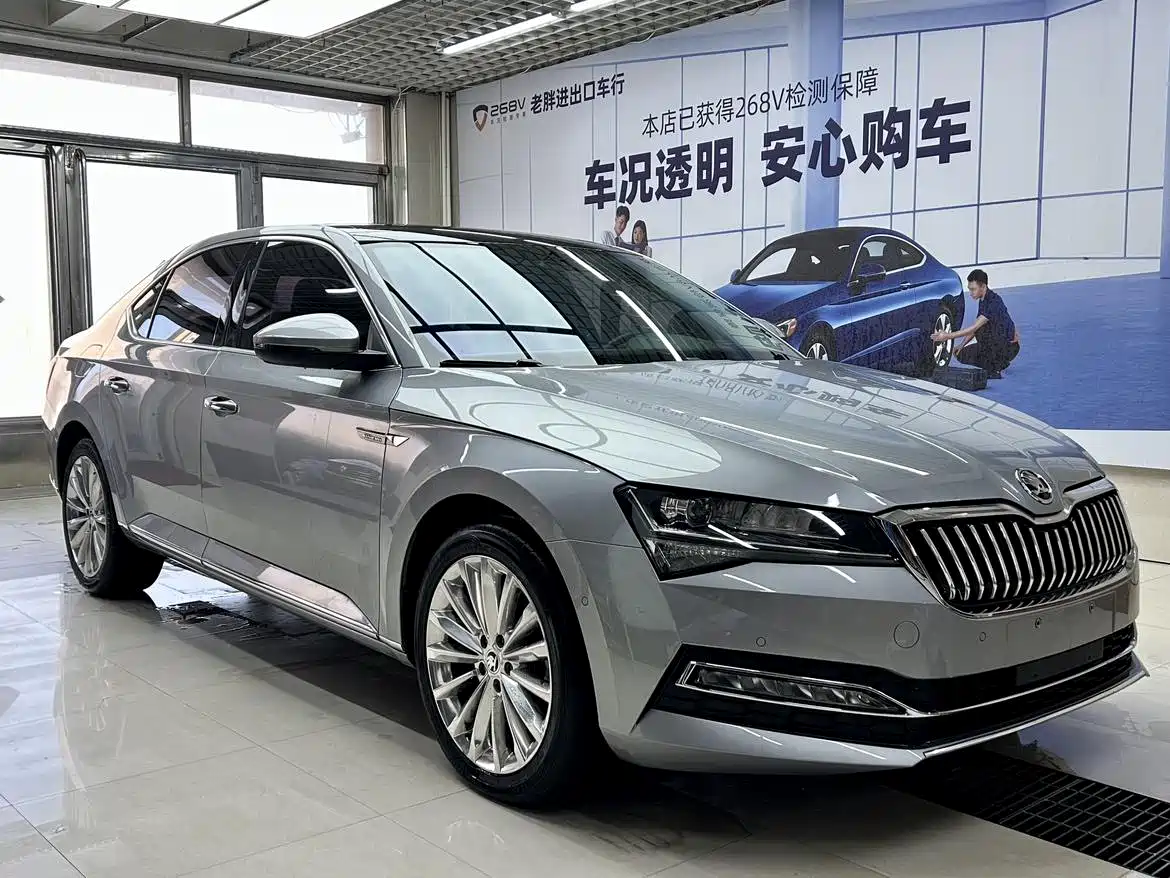 Škoda Superb 2023 TSI280 DSG Premium Edition фото 2