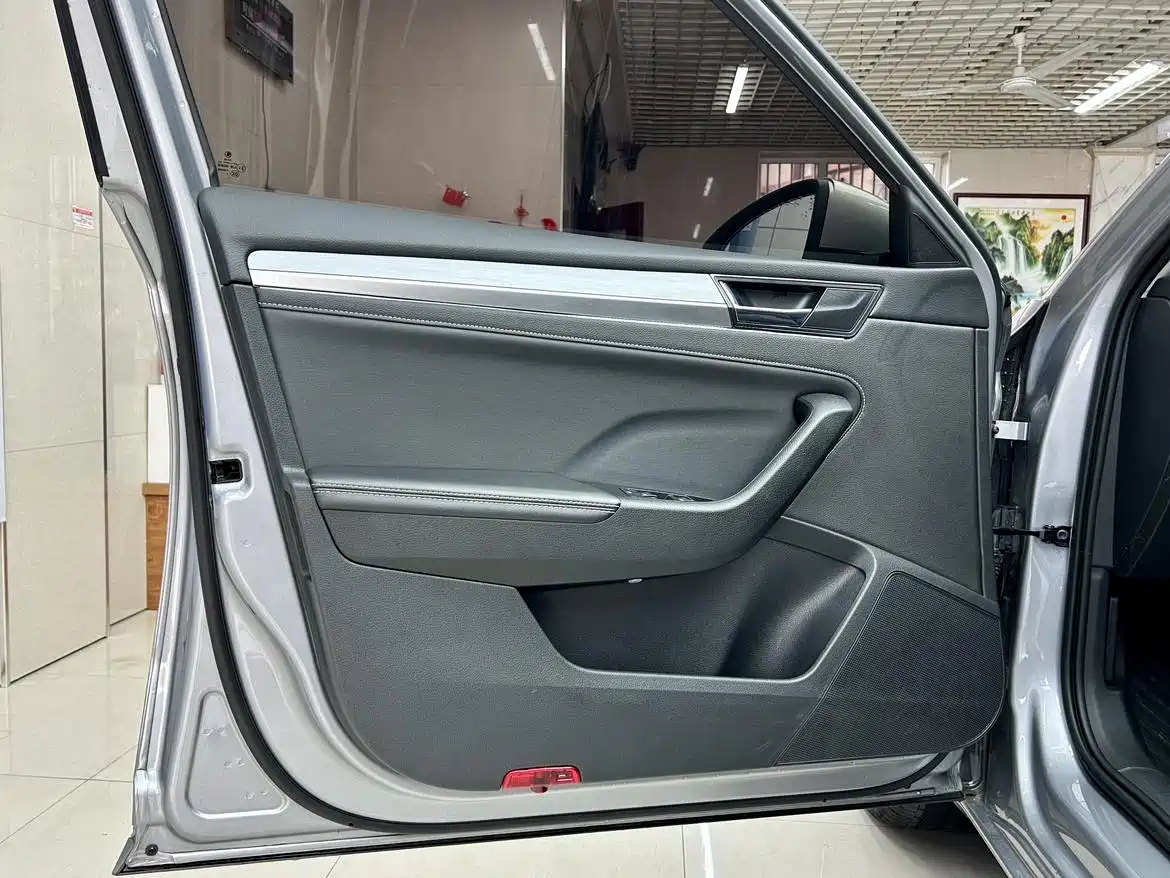 Škoda Superb 2023 TSI280 DSG Premium Edition фото 20