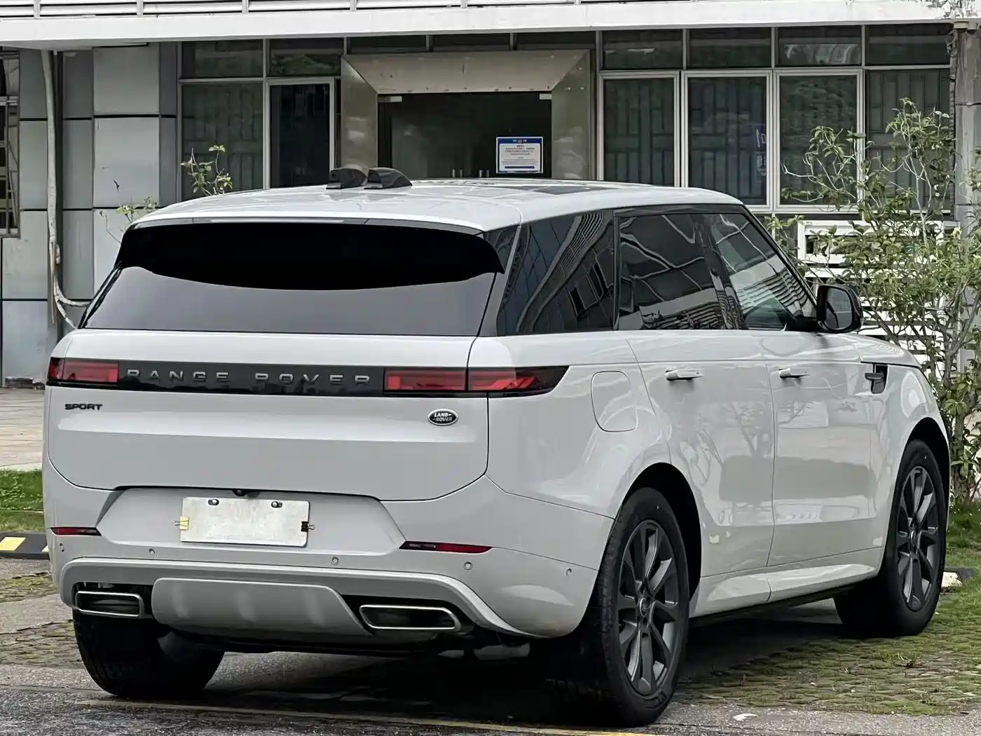Land Rover Range Rover Sport 2023 400PS Dynamic SE фото 5