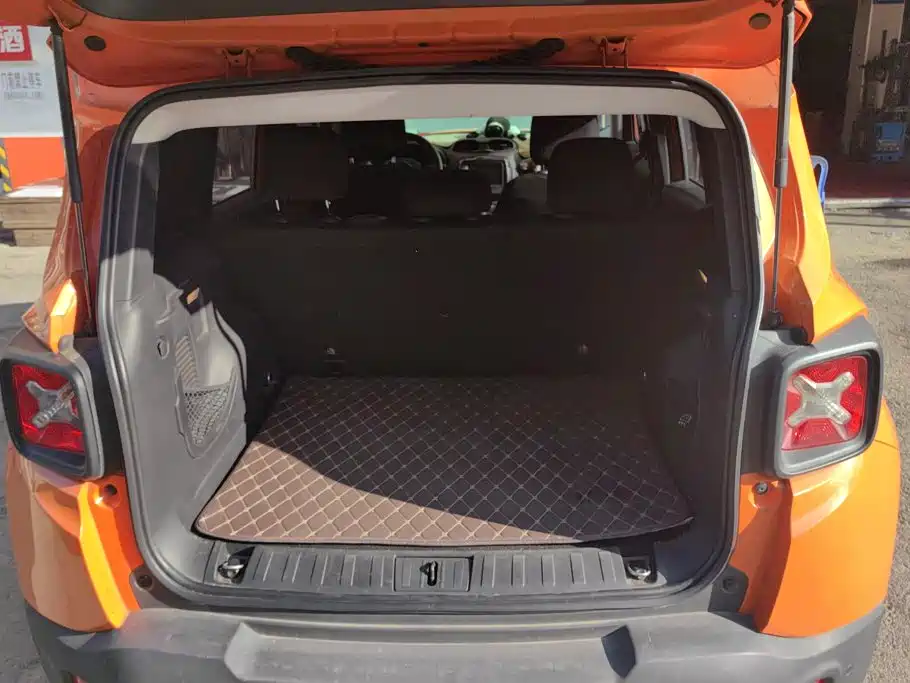 Jeep Renegade 2019 2018 Connected Large Screen Edition 180T Automatic High Energy