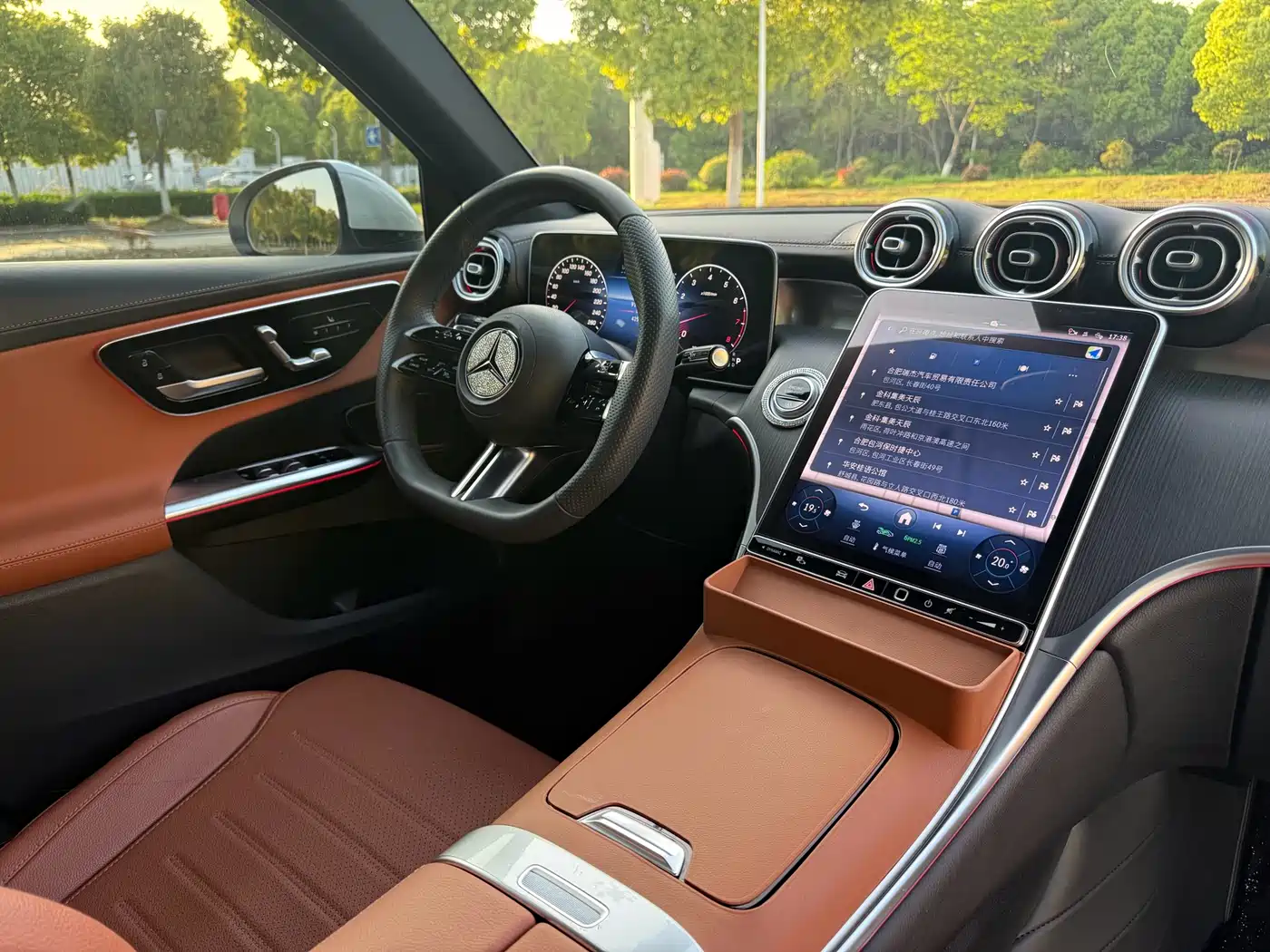 Mercedes-Benz GLC 2023 GLC 260 L 4MATIC Luxury 5-Seater фото 10