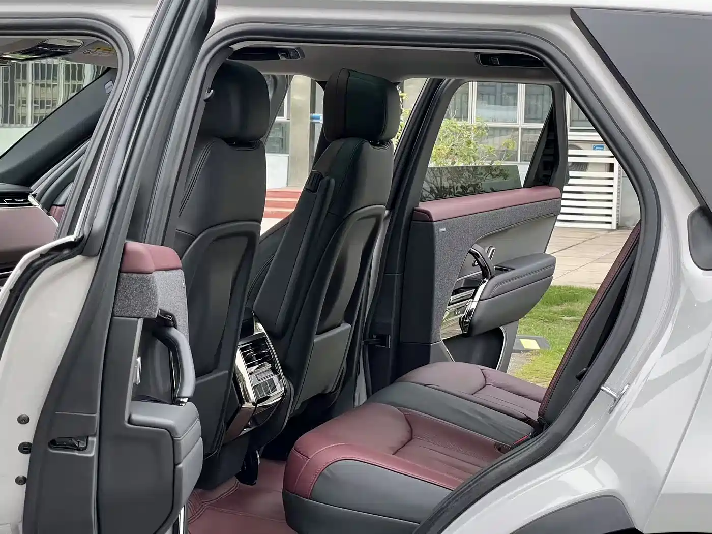 Land Rover Range Rover Sport 2023 400PS Dynamic SE фото 11