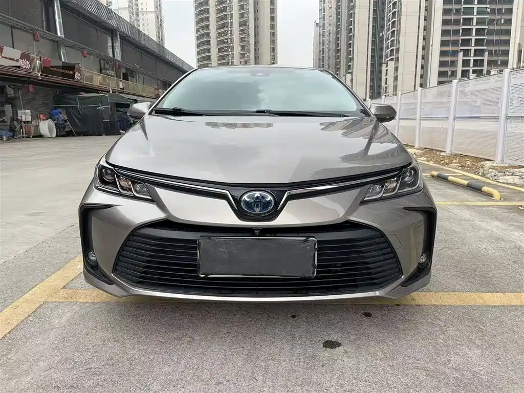 Toyota Corolla 2021 Hybrid 1.8L E-CVT Pioneer Edition фото 3