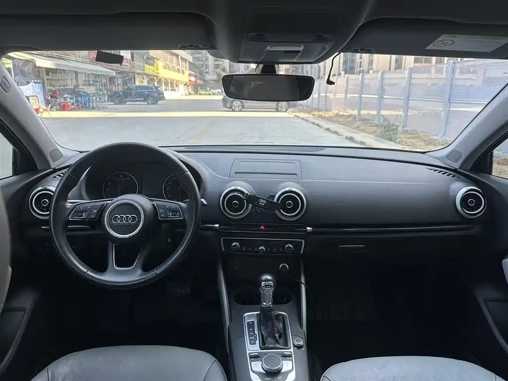 Audi A3 2017 Limousine 35 TFSI Progressive фото 6