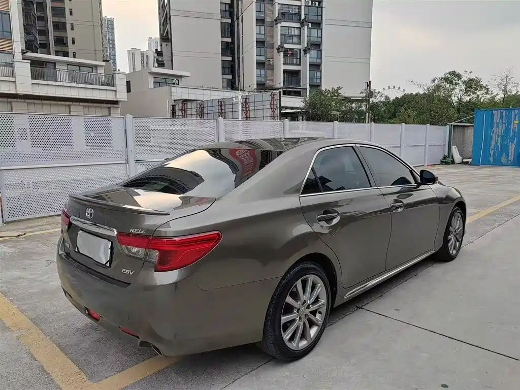 Toyota Reiz 2013 2.5V Premium Edition фото 7
