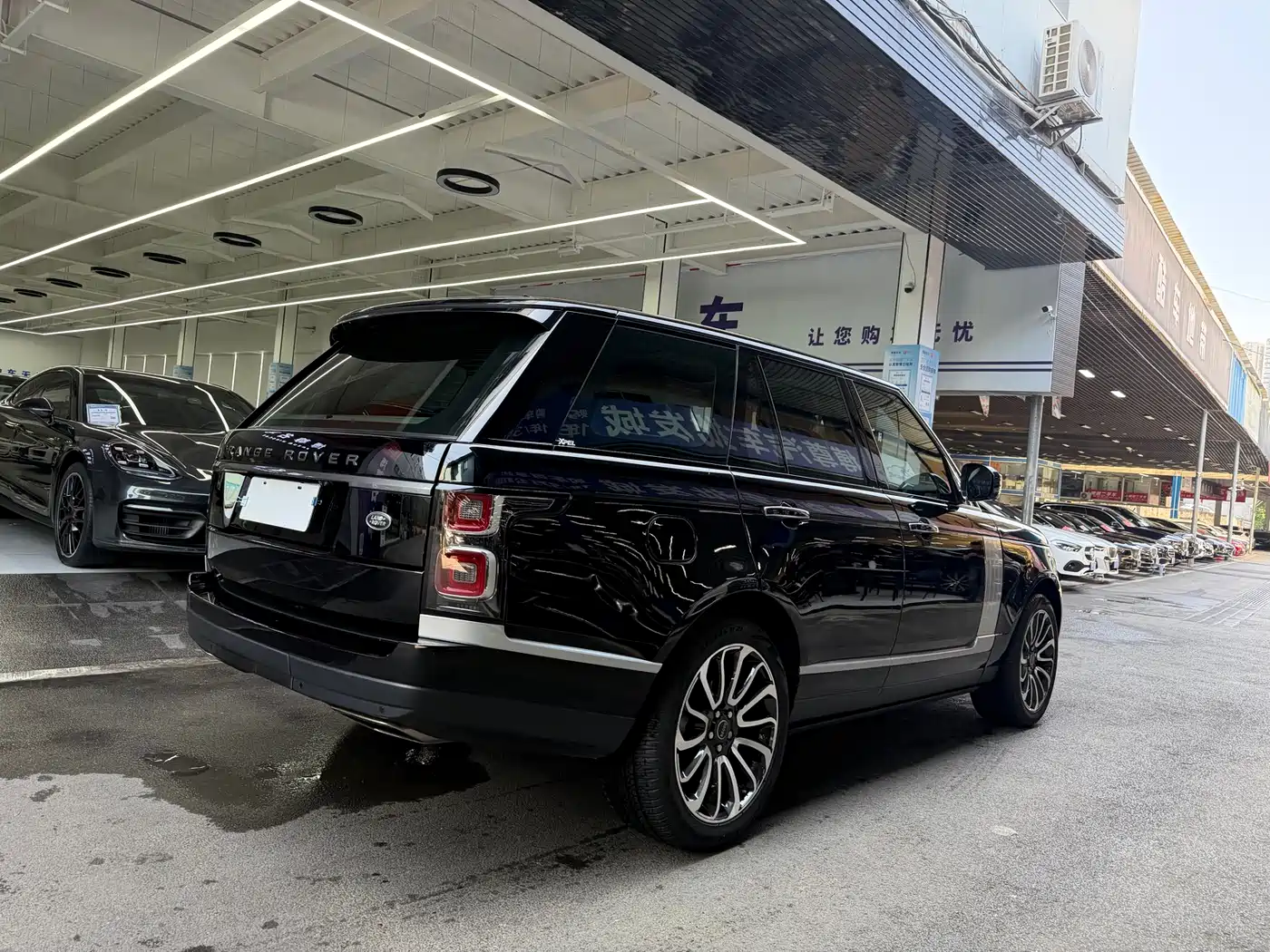 Land Rover Range Rover 2019 3.0 SCV6 Heritage Edition фото 23