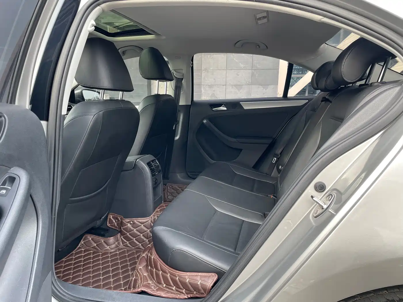 Volkswagen Sagitar 2014 1.4TSI Automatic Luxury фото 7