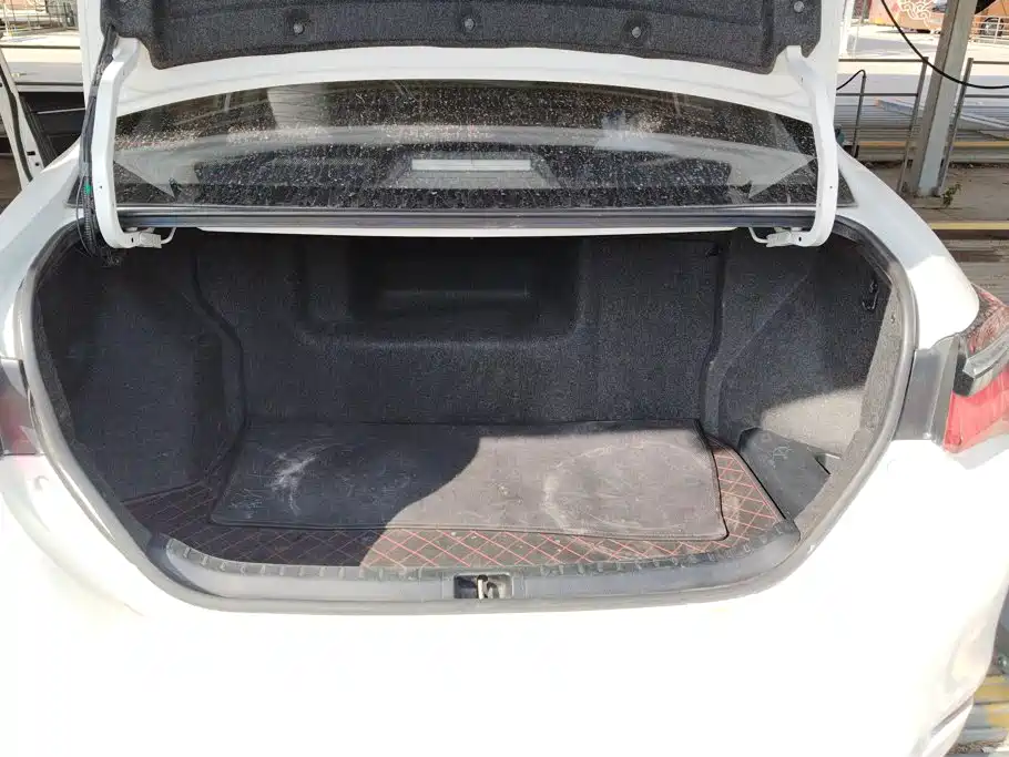 Фото 4 - Toyota Corolla