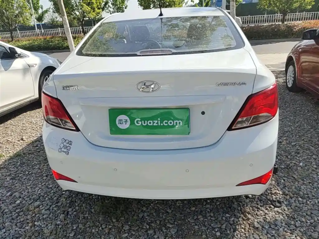 Hyundai Verna 2016 1.4L Manual Smart GLS фото 6