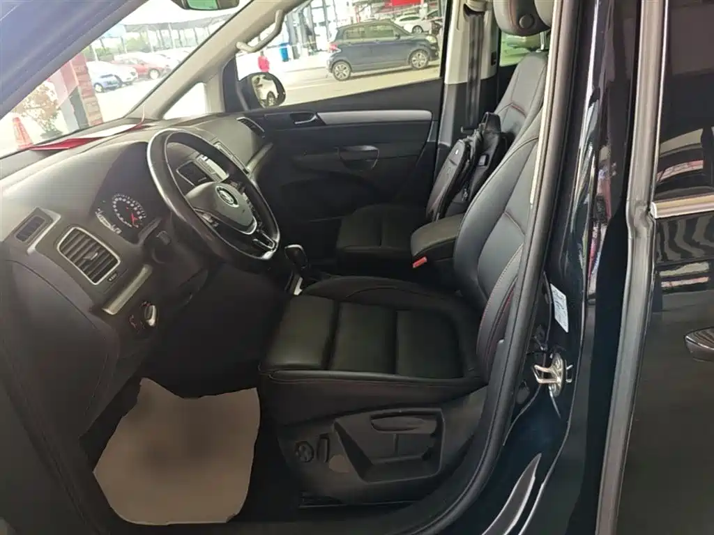 Volkswagen Sharan 2017 380TSI Comfort 6-Seater фото 15