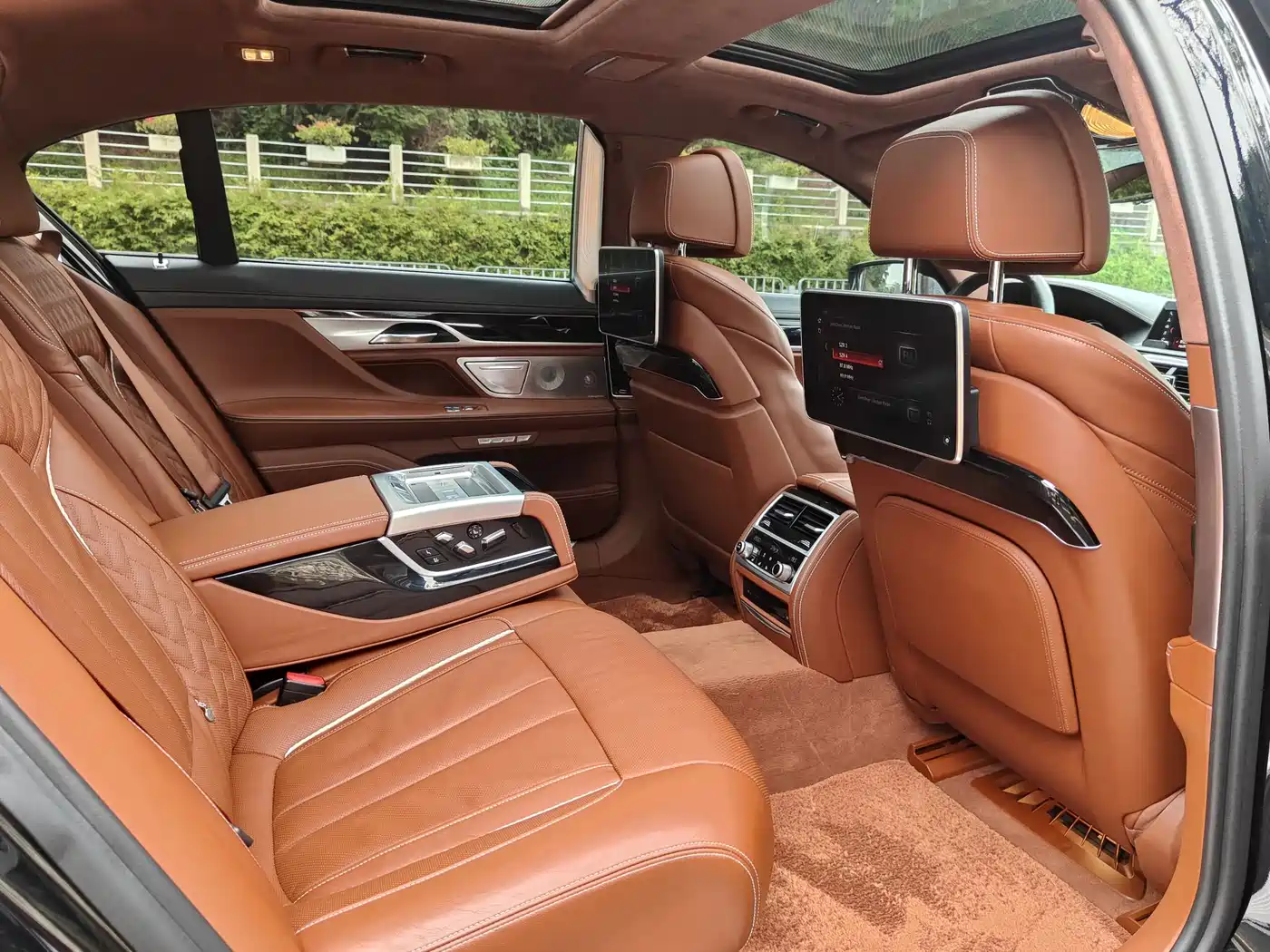 BMW 7 Series 2018 750Li xDrive M Sport Package фото 22