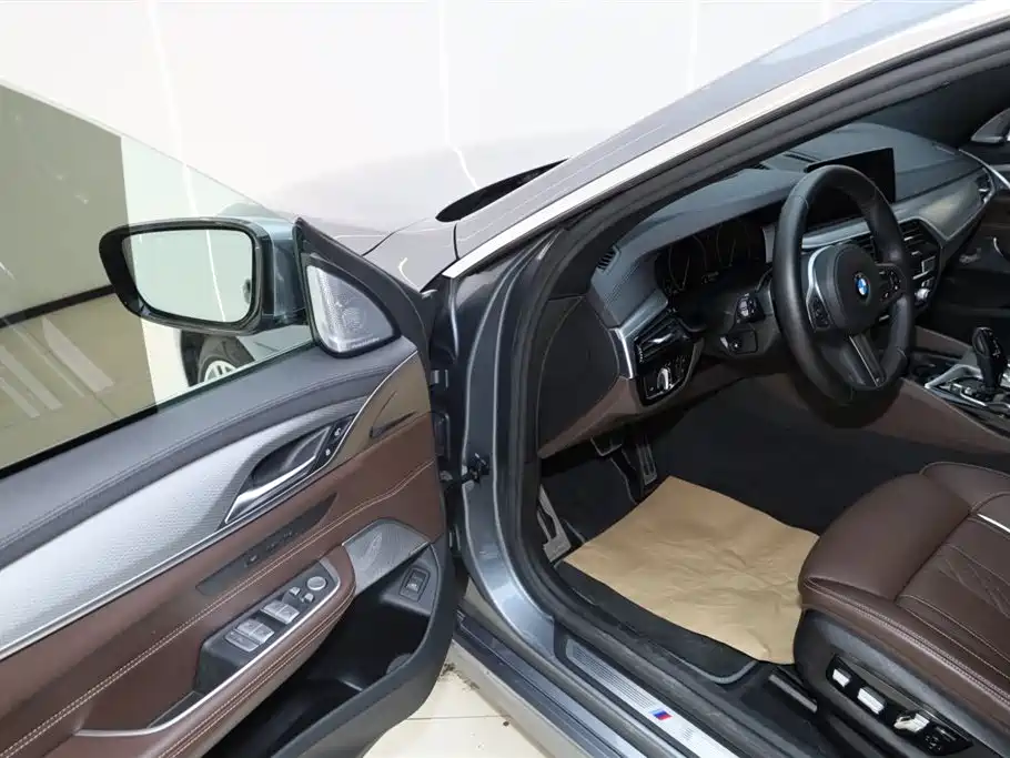 BMW 6 Series GT 2019 630i M Sport Grand Tourer Edition фото 17