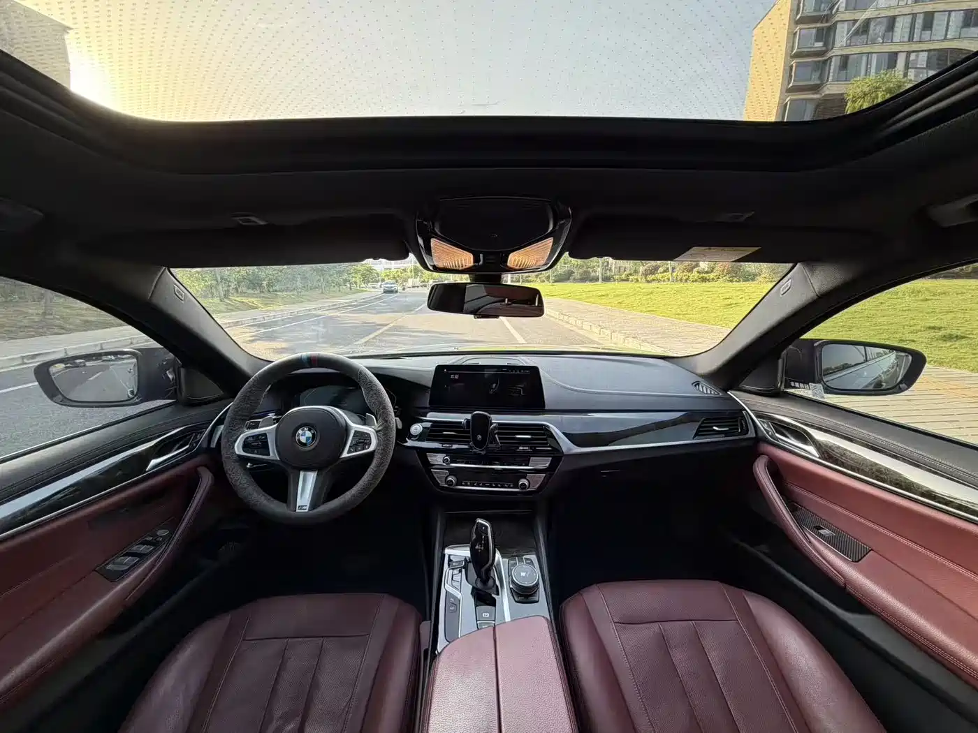 BMW 5 Series 2020 530Li Exclusive M Sport Package фото 15
