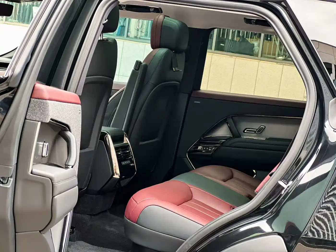 Land Rover Range Rover Sport 2023 400PS Dynamic SE фото 7