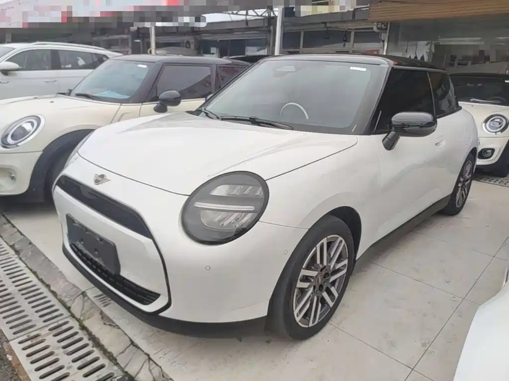 MINI Electric MINI COOPER 2025 2025 Facelift 466km COOPER E Classic Trim