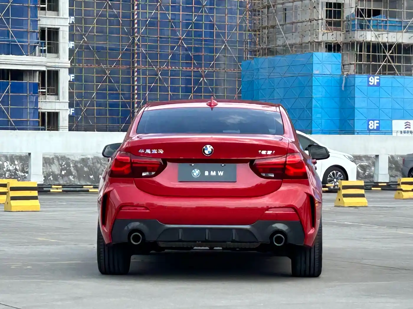 BMW 1 Series 2023 125i M Sport Shadow Edition фото 7