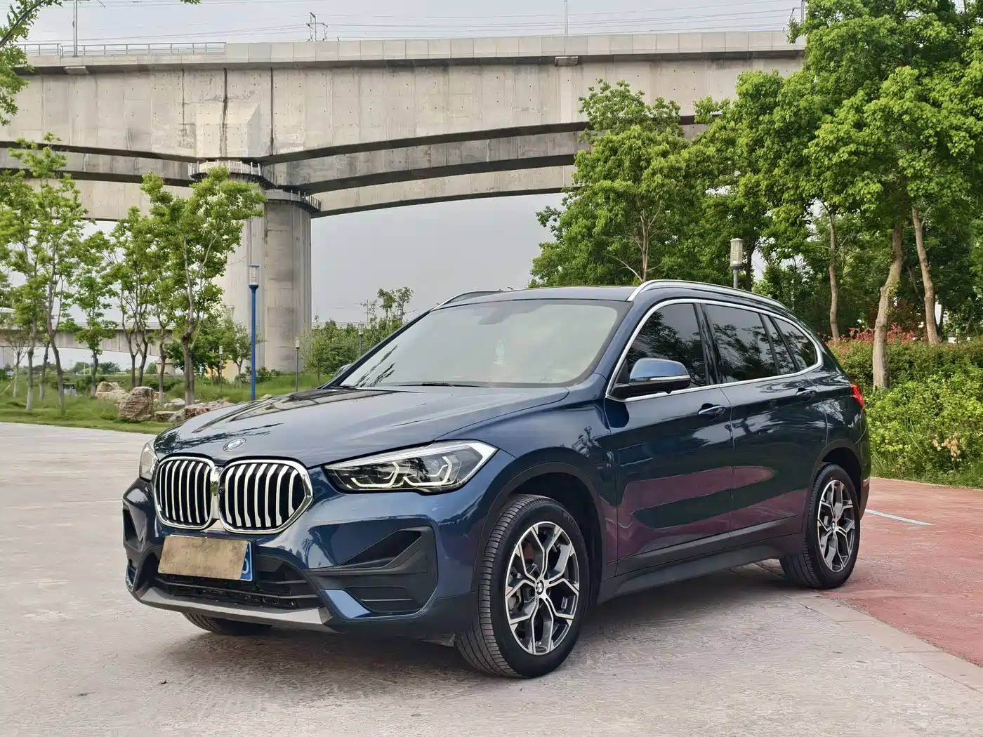 BMW X1 2021 sDrive25Li Leading