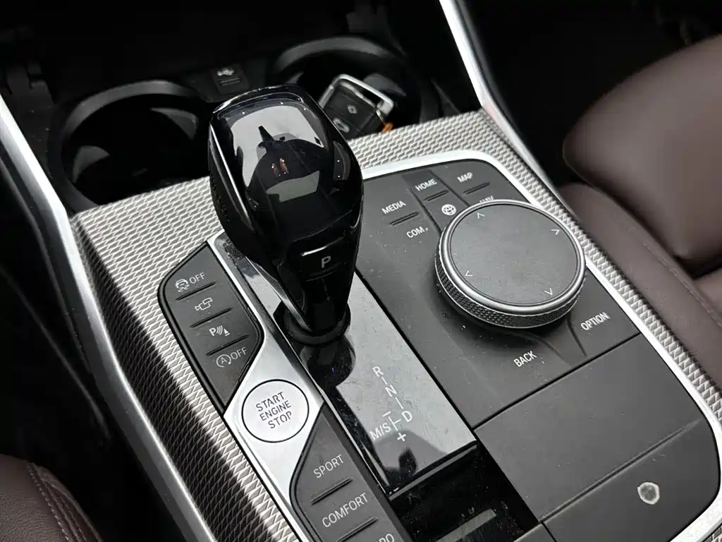 BMW 3 Series 2020 330i M Sport Blackout Package фото 16