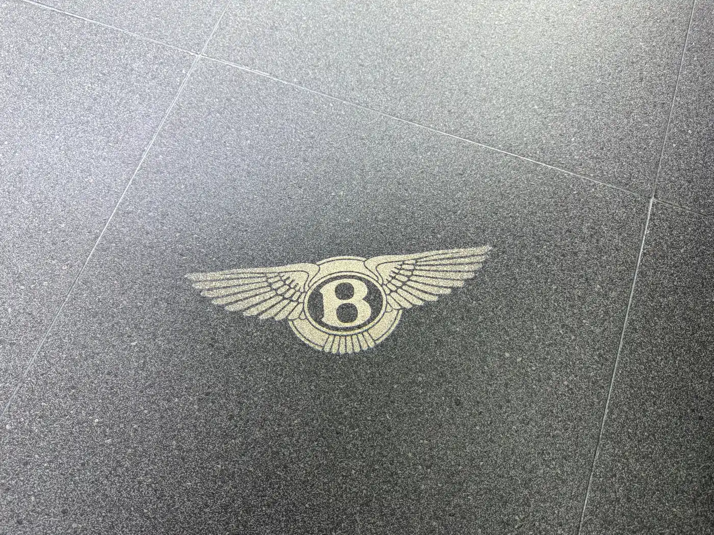 Bentley Bentayga 2025 2024 4.0T V8 Long Wheelbase Yadu Edition