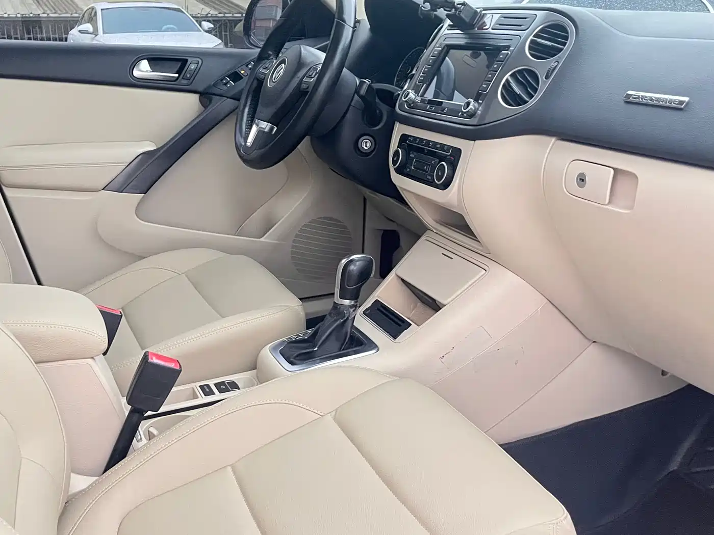 Volkswagen Tiguan 2012 1.8TSI Automatic 4WD Elite Edition фото 12
