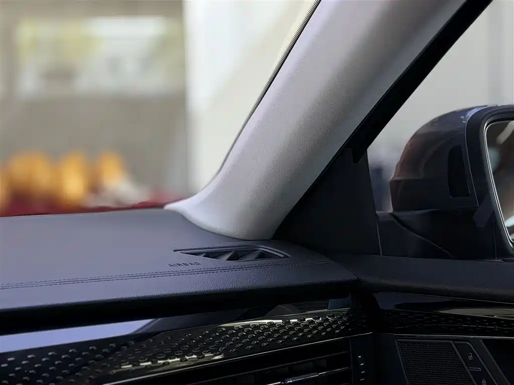 Volkswagen Passat 2022 330TSI Starry Sky Premium Edition фото 25