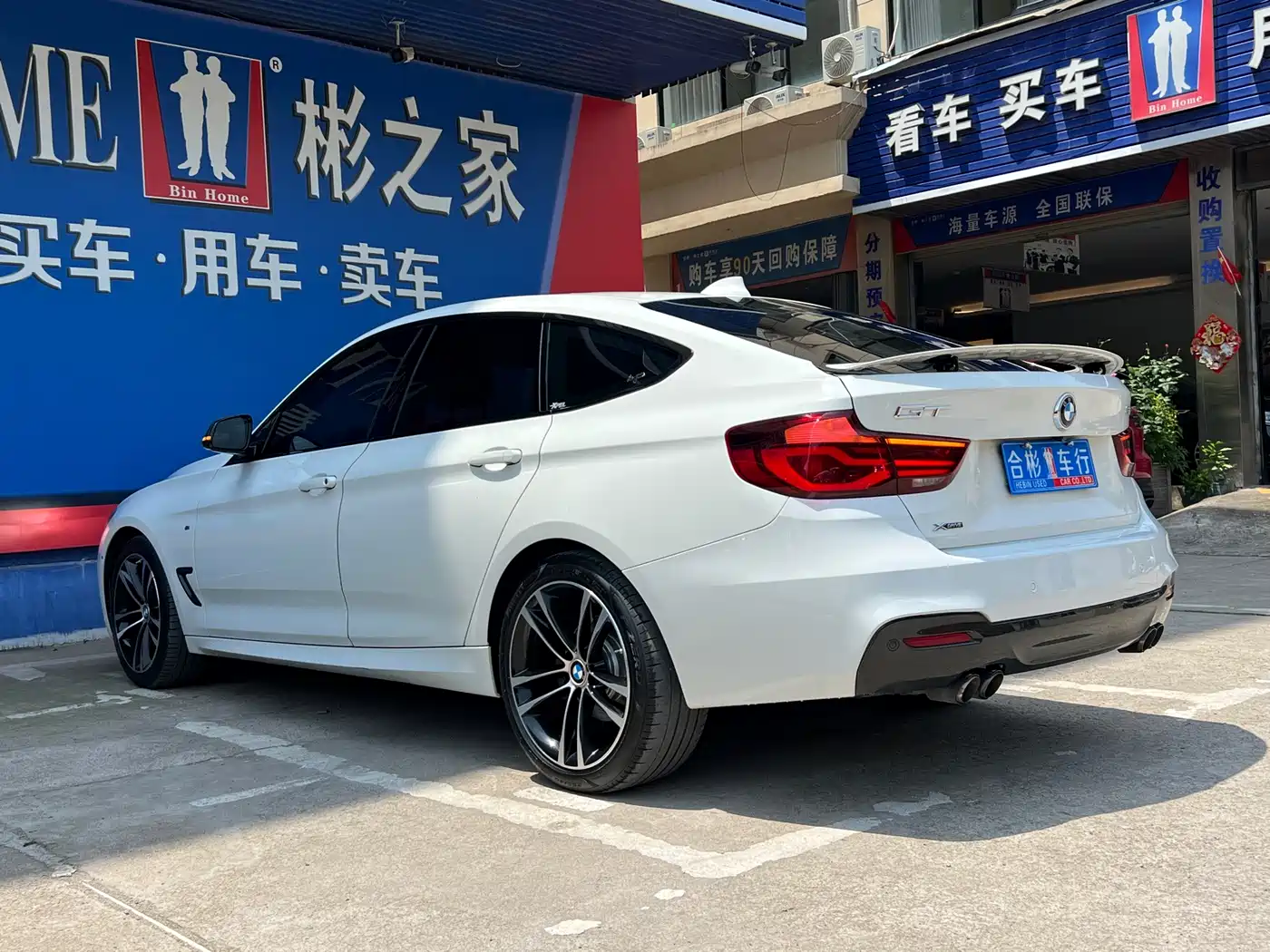 BMW 3 Series GT 2019 330i xDrive M Sport Black Night Edition фото 7