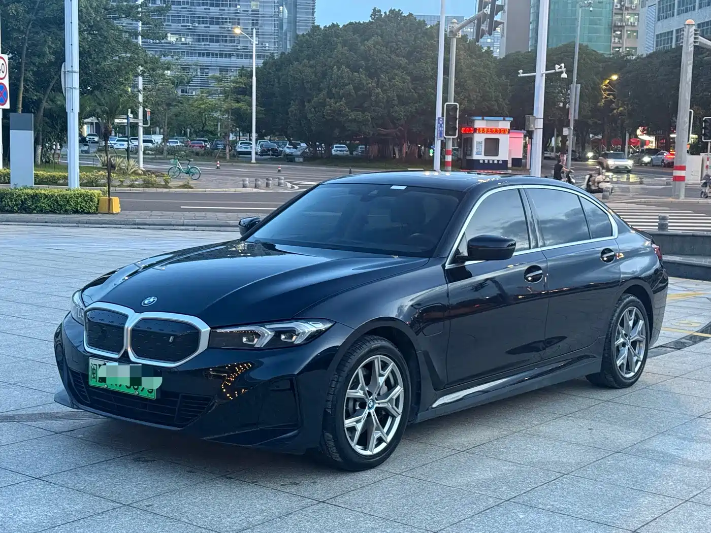 BMW i3 2024 eDrive 35 L