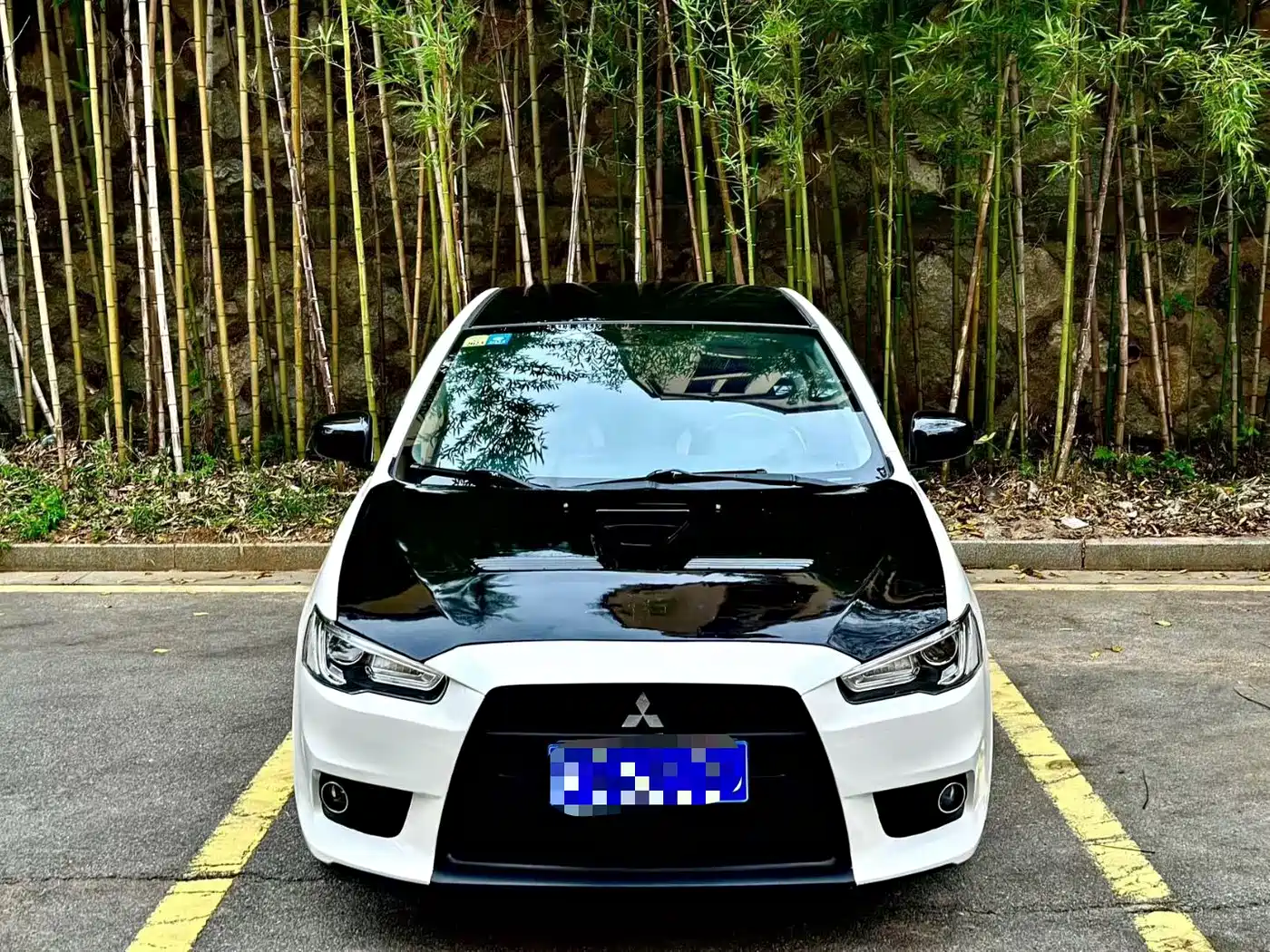 Mitsubishi Lancer EX 2016 1.8L CVT Black & White Replica