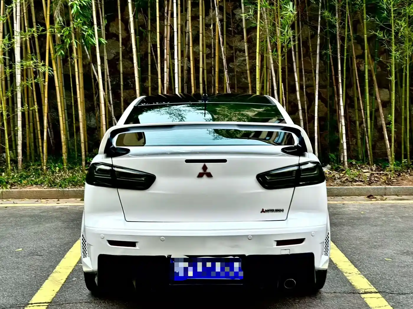 Mitsubishi Lancer EX 2016 1.8L CVT Black & White Replica фото 7