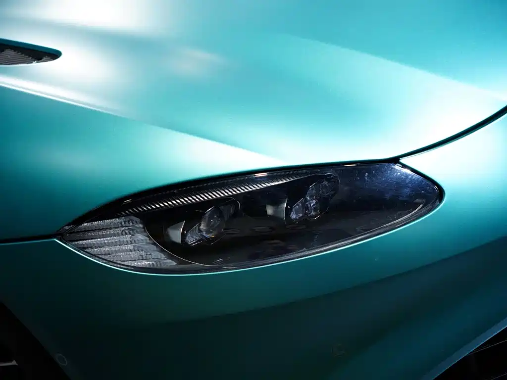 Фото 3 - Aston Martin Vantage