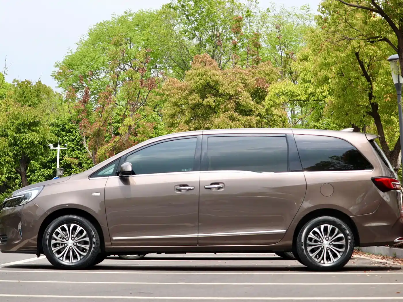 Buick GL8 2021 Land Business Class 652T Luxury фото 6