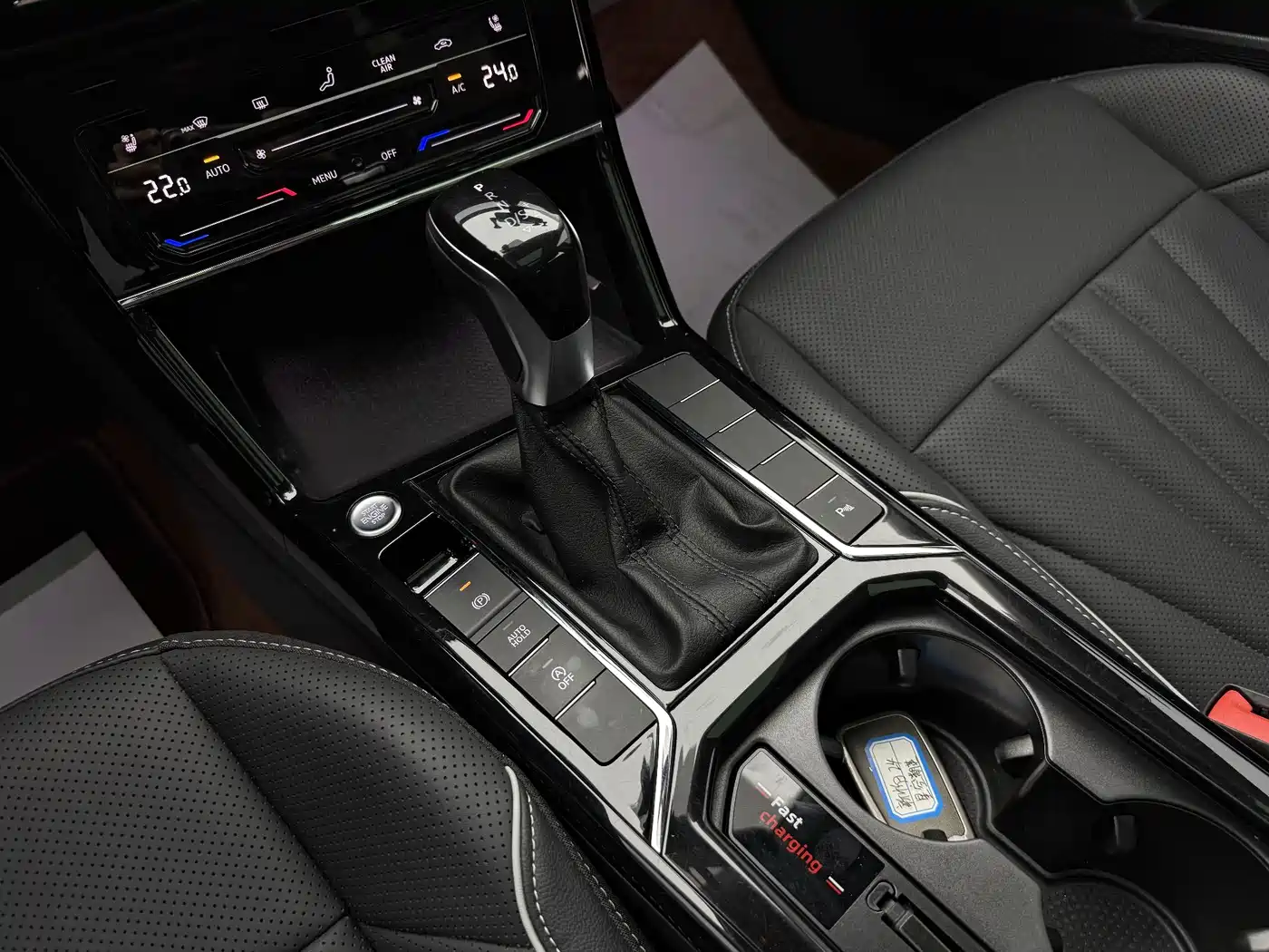 Volkswagen Passat 2024 330TSI Starlight Elite Edition фото 16