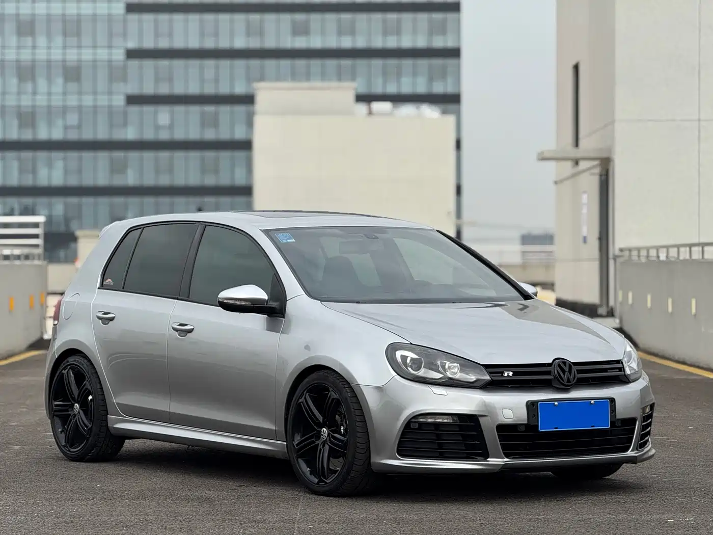 Volkswagen Golf (Import) 2011 2.0TSI R фото 3