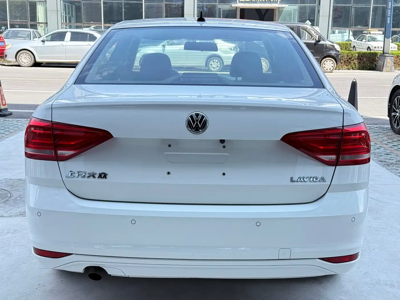 Volkswagen Lavida 2018 Classic 1.5L Automatic Trend China VI фото 4