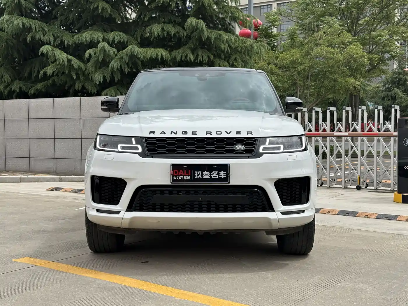 Land Rover Range Rover Sport 2018 3.0 SC V6 Fashion Genesis DYNAMIC фото 2