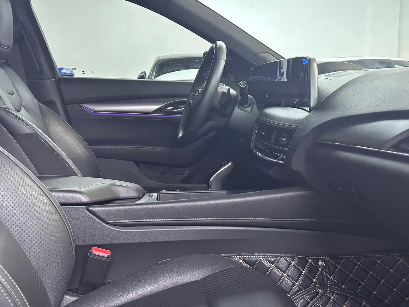 Cadillac CT5 2024 28T Luxury Model Pro фото 5