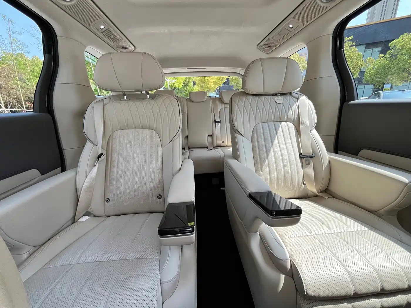 Voyah Auto Voyah Dreamer 2025 PHEV AWD Flagship Kunpeng Edition фото 23