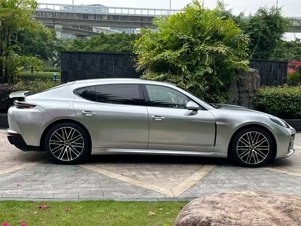 Porsche Panamera 2016 Panamera Executive Edition 3.0T фото 9