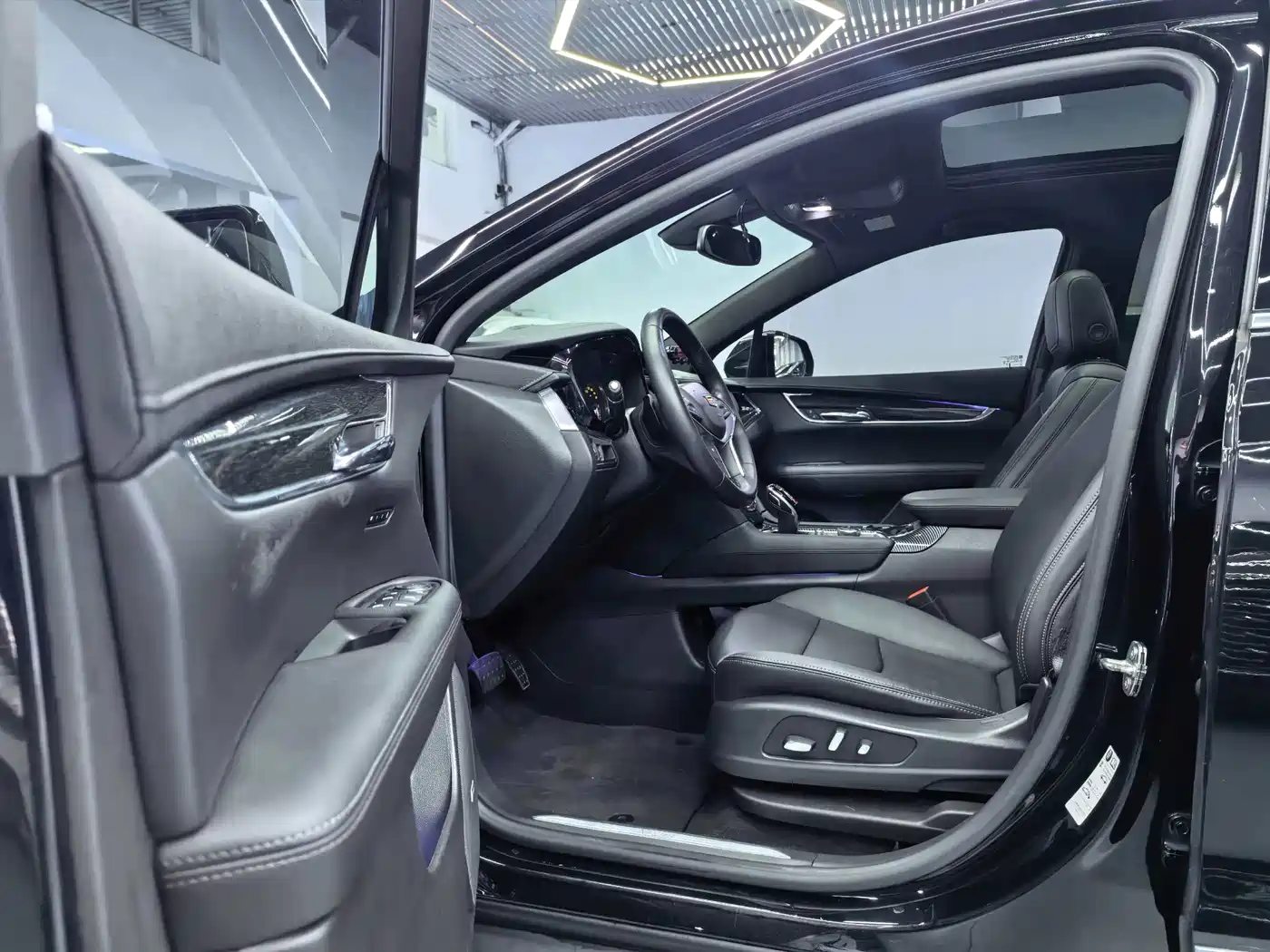 Cadillac XT5 2020 Facelift 28T Luxury Model фото 4