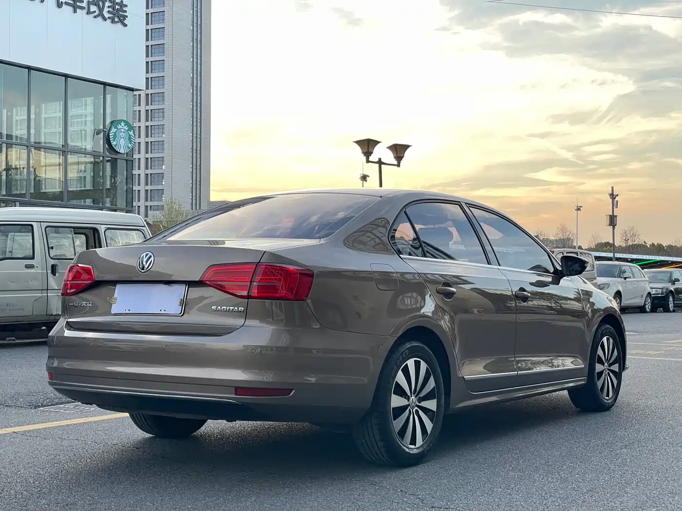 Volkswagen Sagitar 2017 1.6L Automatic Comfort фото 17