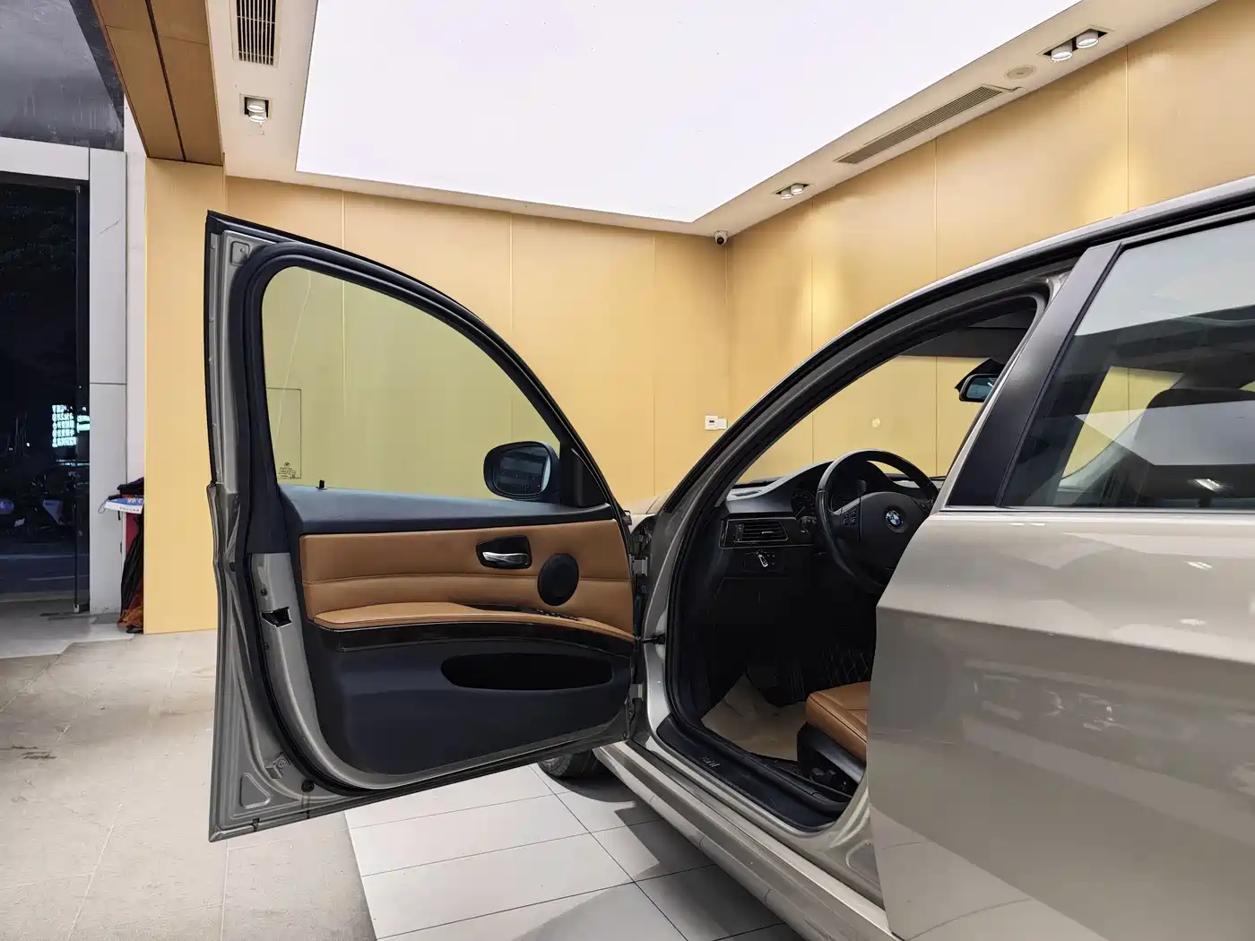 BMW 3 Series 2011 320i Fashion фото 7