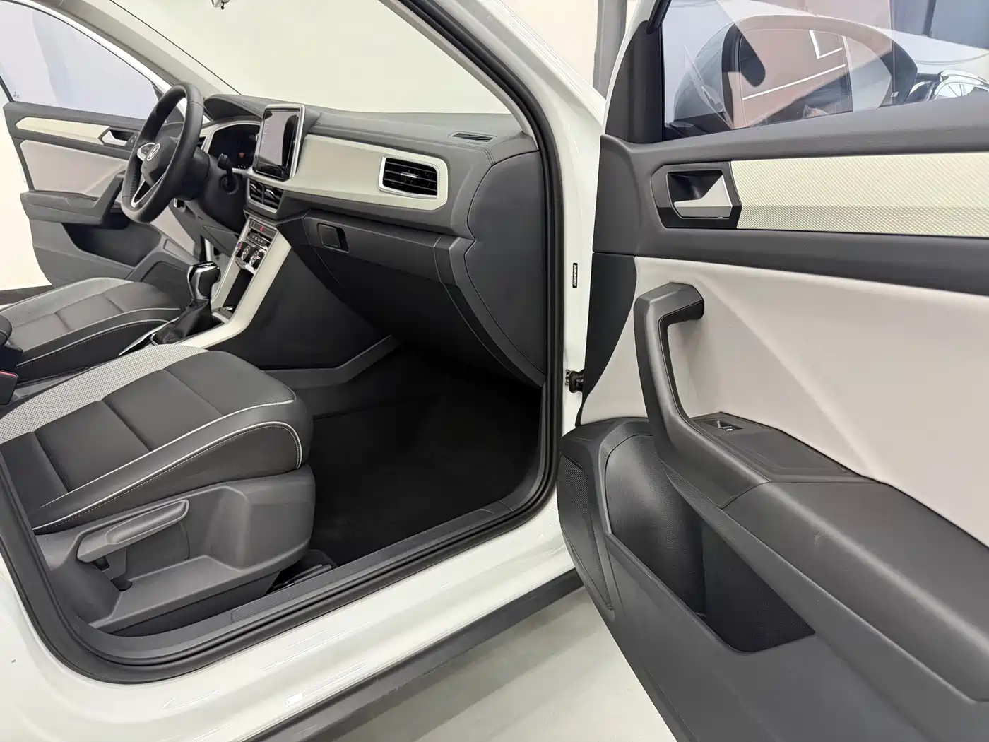 Volkswagen T-ROC 2023 2023 280TSI DSG 2WD Time Edition
