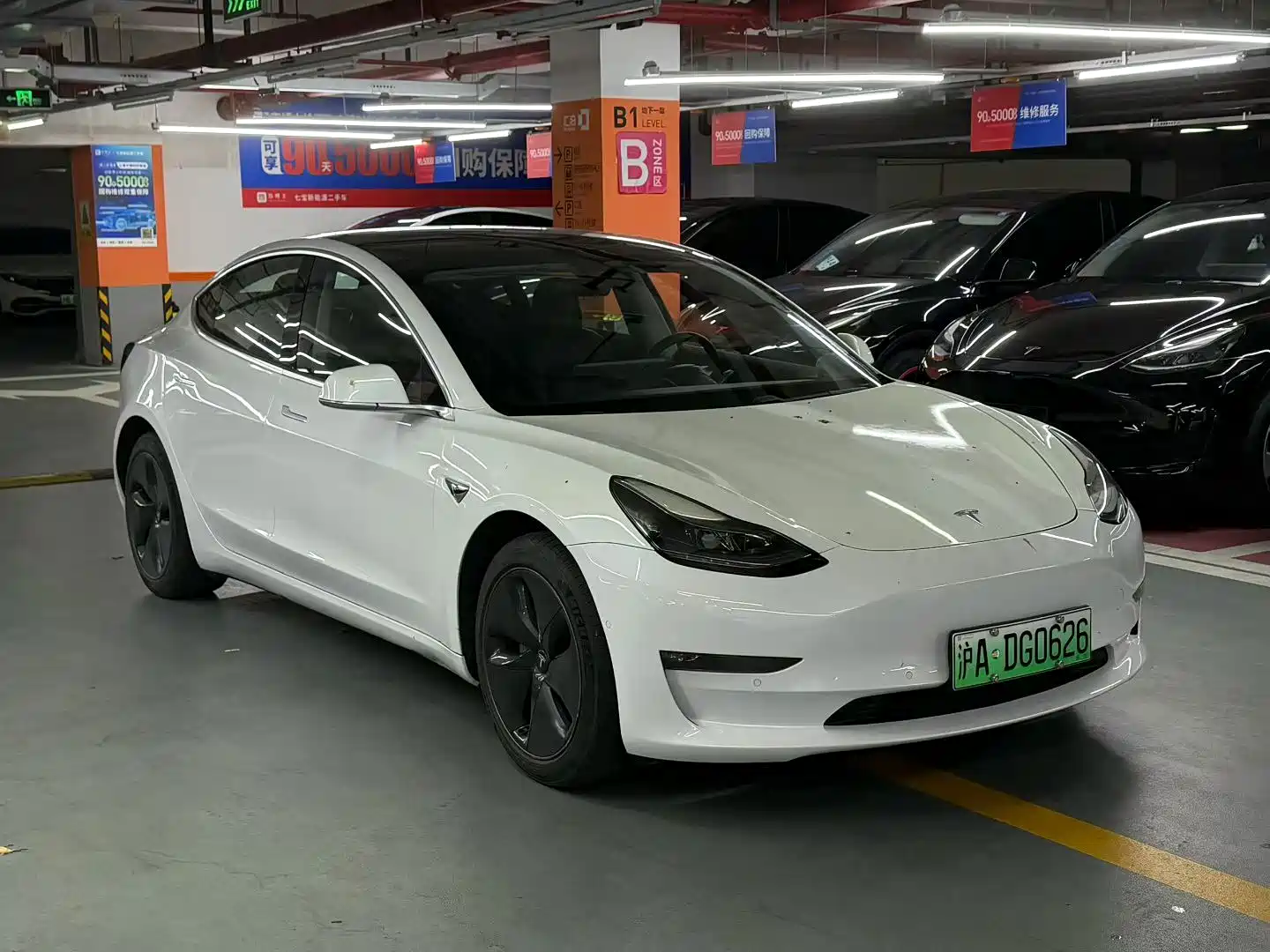Фото 3 - Tesla Model 3
