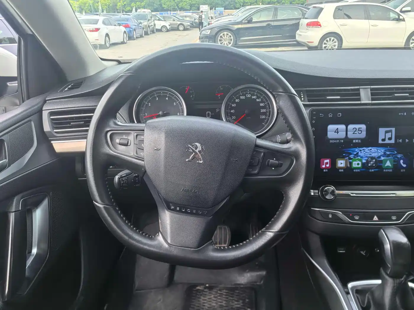 Peugeot 408 2016 1.6T Automatic Luxury Edition фото 13