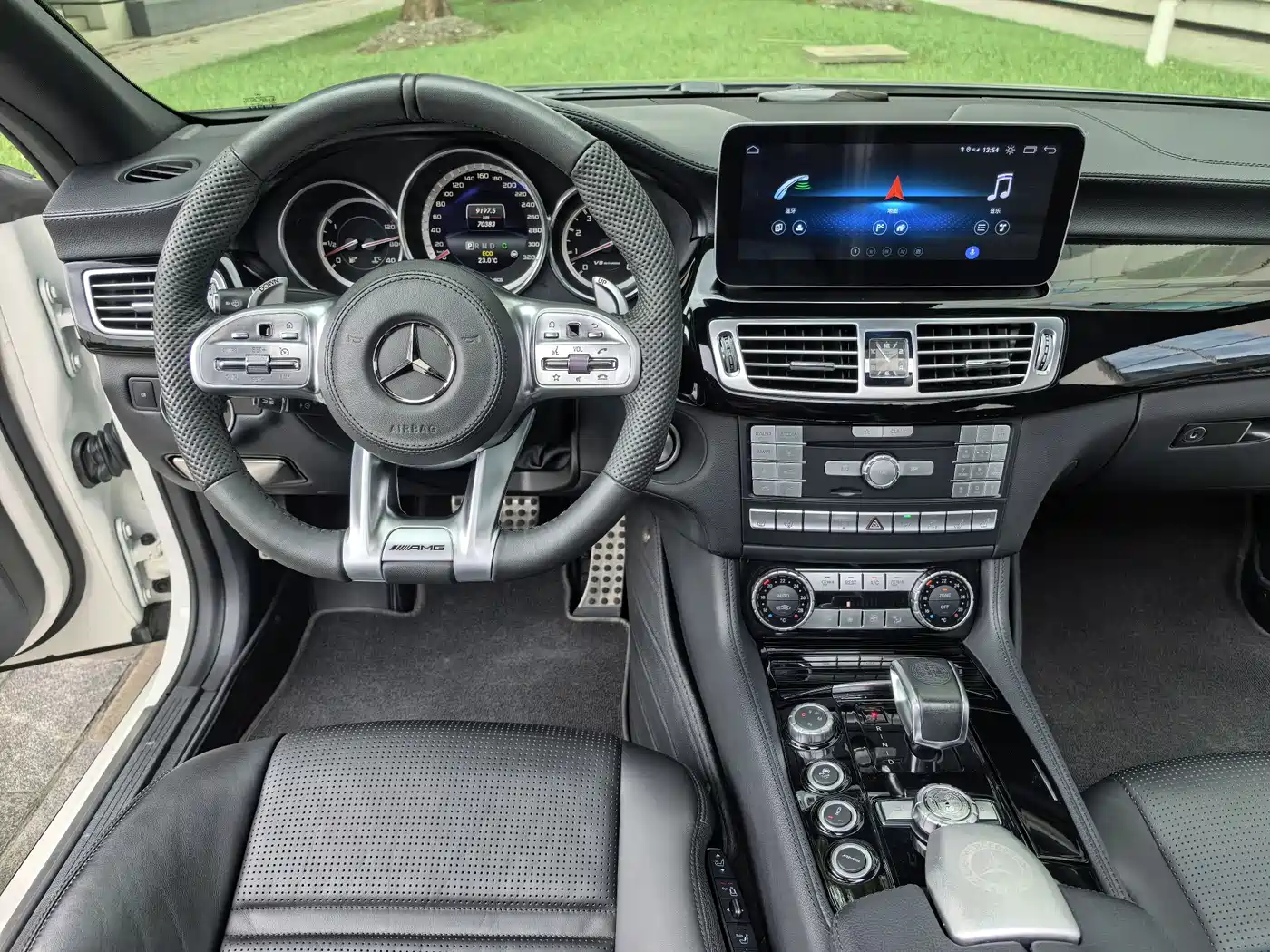 Mercedes-Benz CLS AMG 2015 AMG CLS 63 4MATIC фото 10