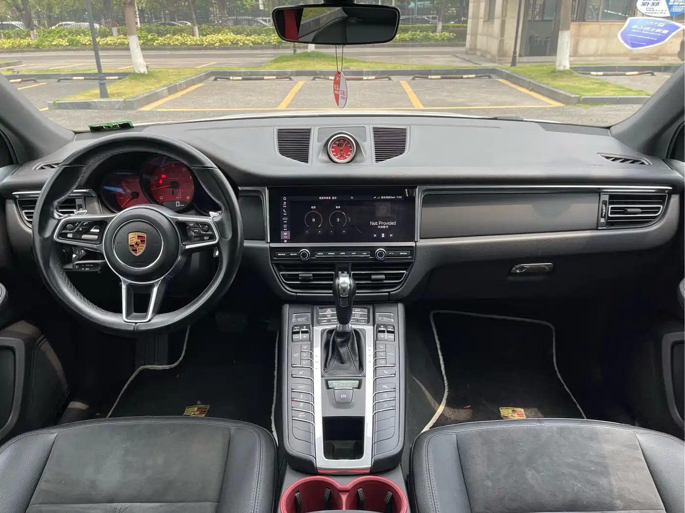 Porsche Macan 2018 Macan 2.0T фото 16