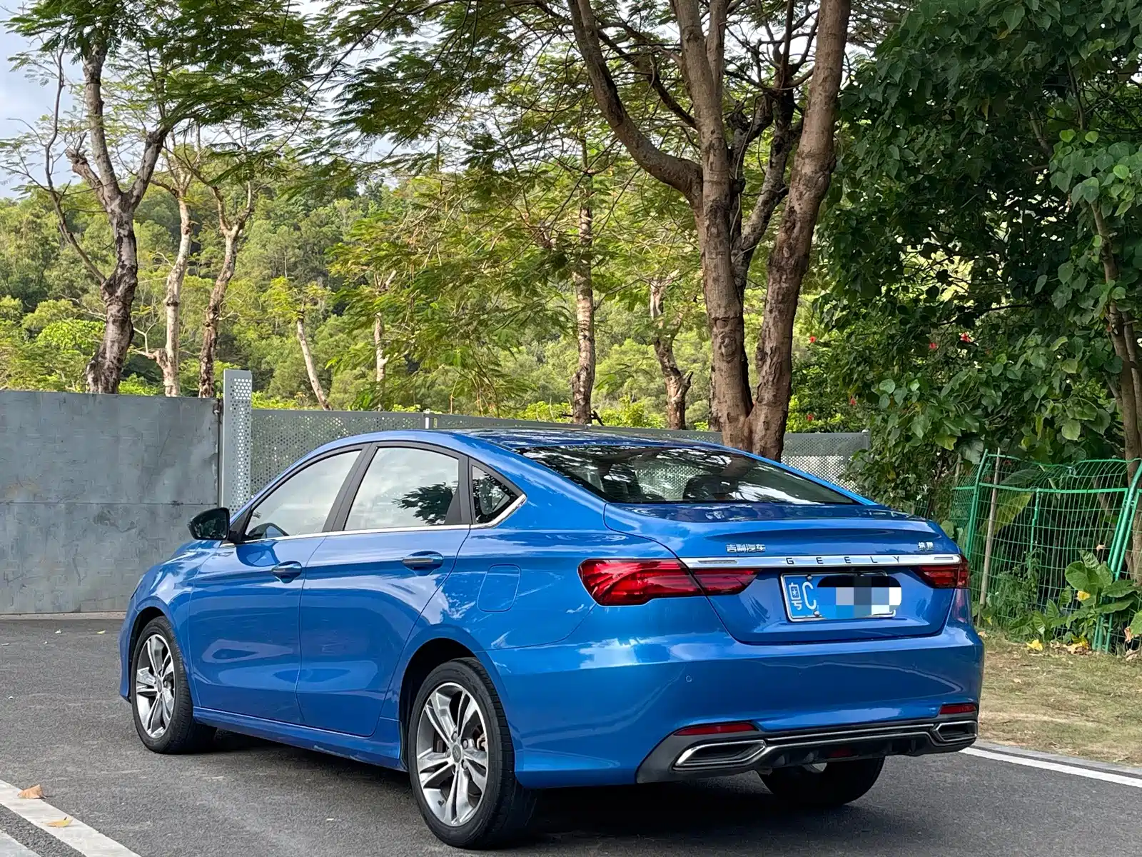 Фото 7 - Geely Binrui